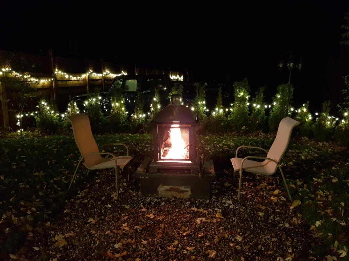 Kokomo Inn Bed And Breakfast Ottawa-Gatineau'S Only Tropical Riverfront B&B On The National Capital Cycling Pathway Route Verte #1 - For Adults Only - Chambre D'Hotes Tropical Aux Berges Des Outaouais Bnb #17542O Exterior photo