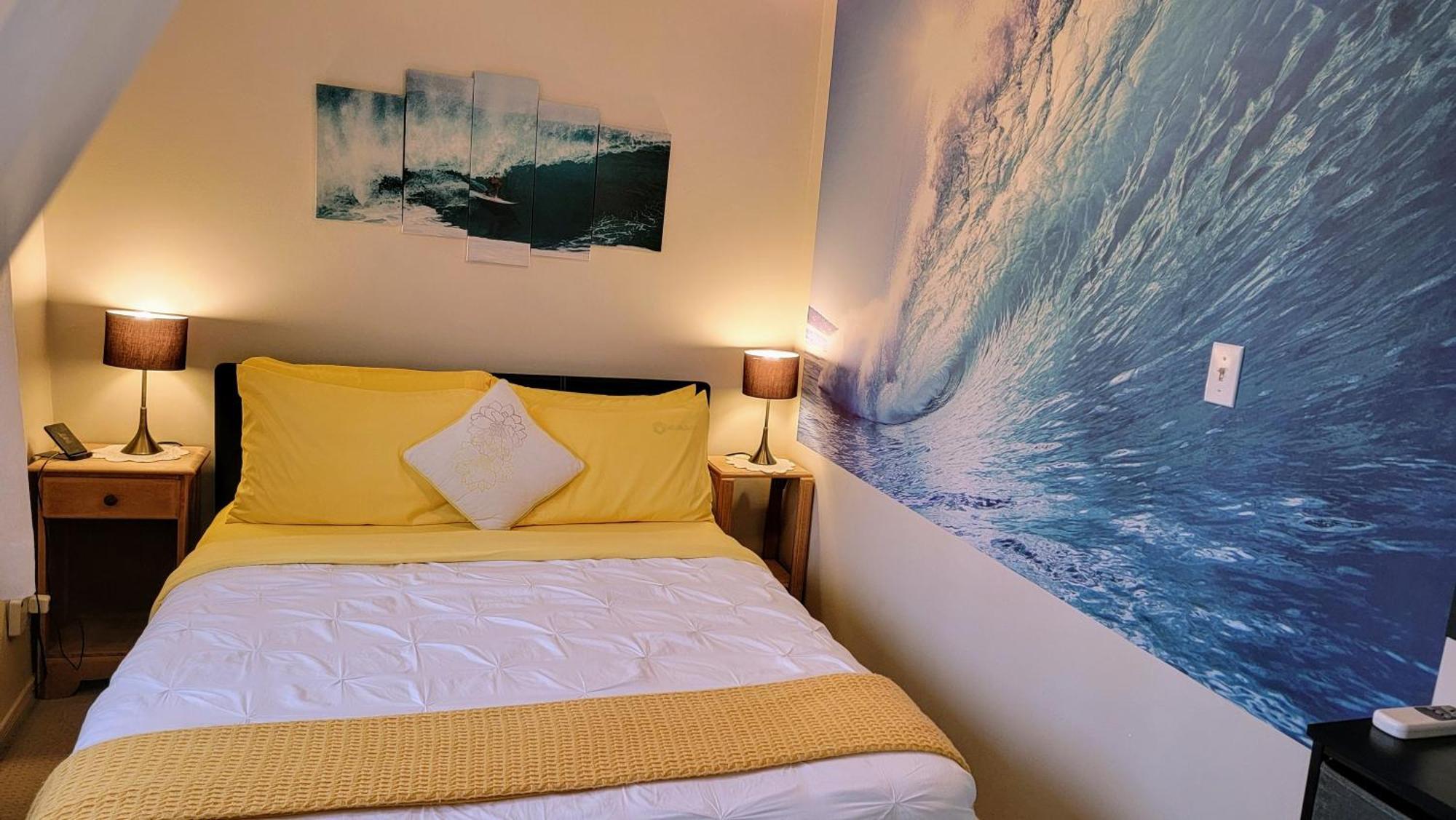 Kokomo Inn Bed And Breakfast Ottawa-Gatineau'S Only Tropical Riverfront B&B On The National Capital Cycling Pathway Route Verte #1 - For Adults Only - Chambre D'Hotes Tropical Aux Berges Des Outaouais Bnb #17542O Room photo